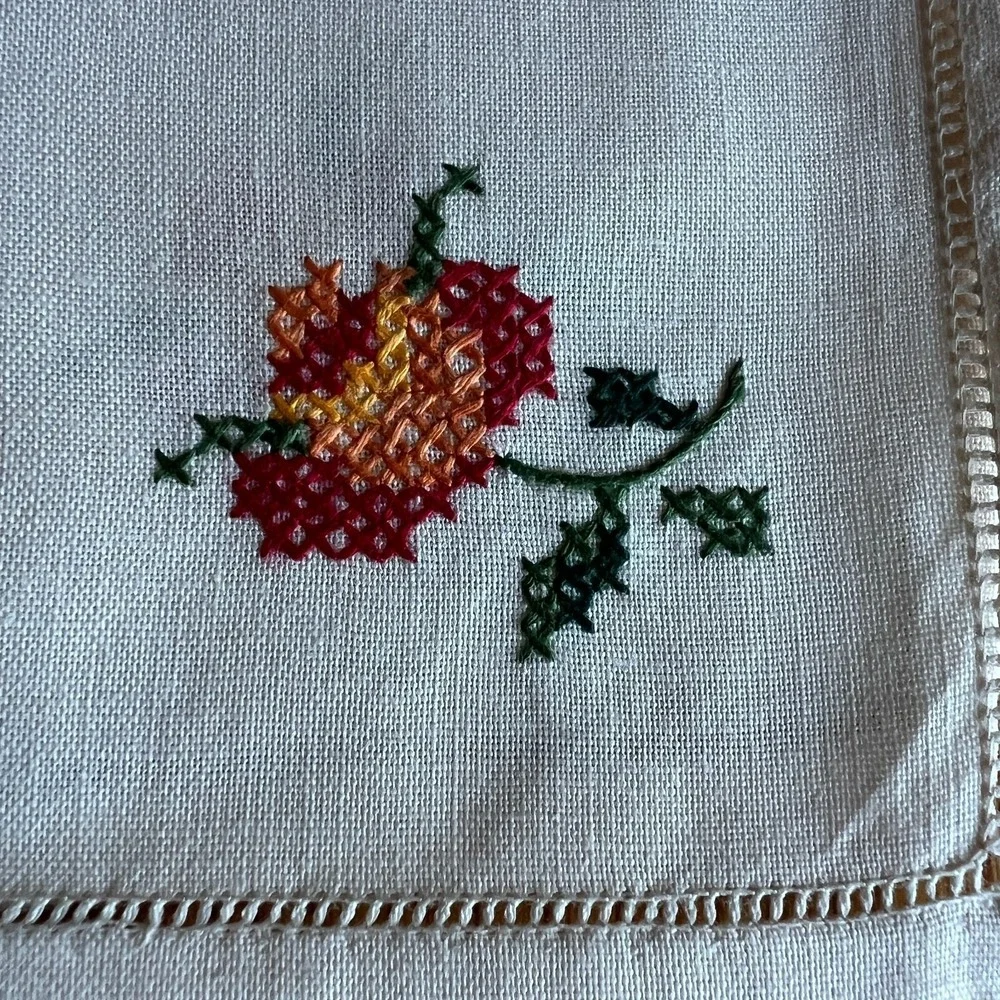 Vintage‎ Linen Napkins Set 6 Hand Embroidered Roses Ivory 15x15